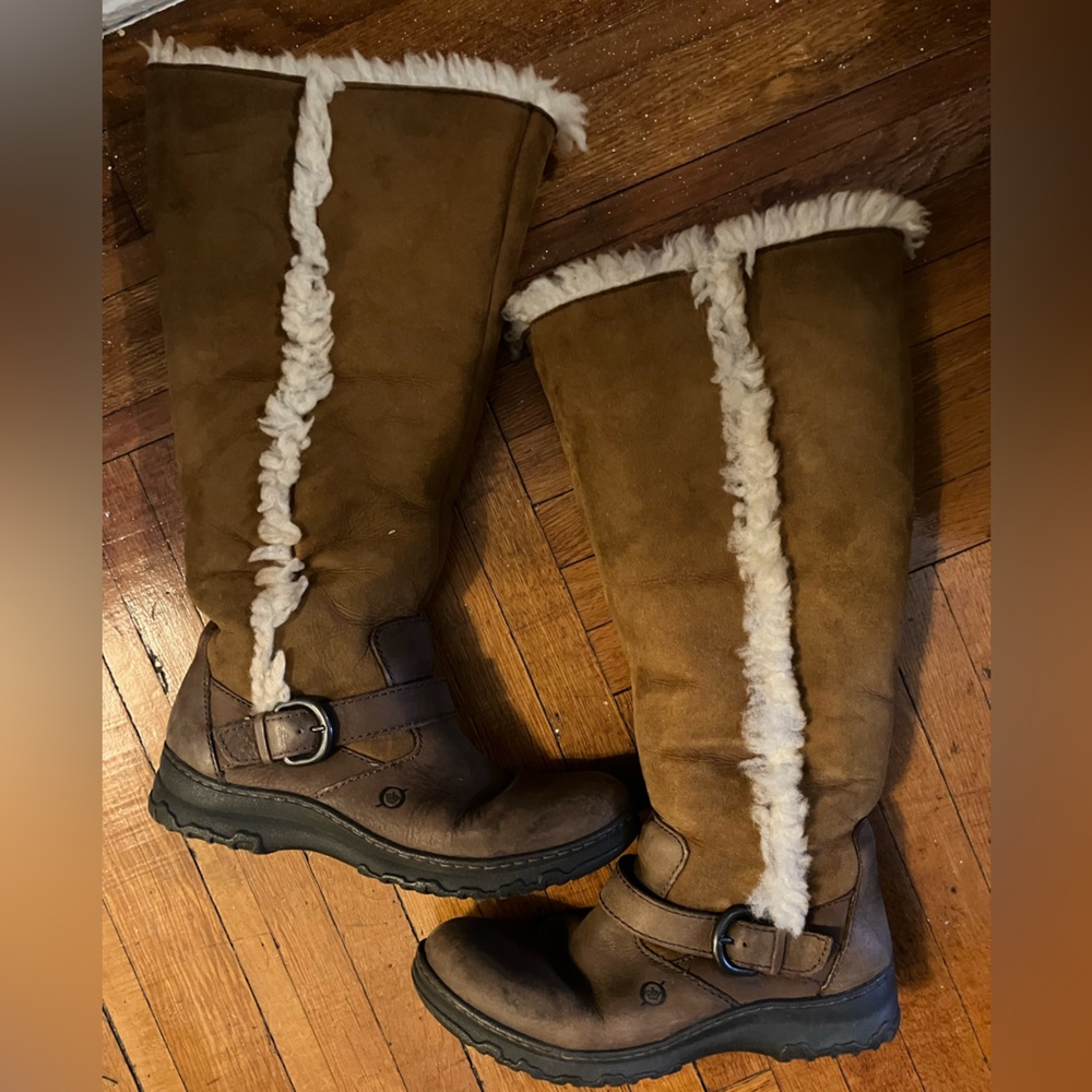 Cozy Shearling-Lined Women's Boots